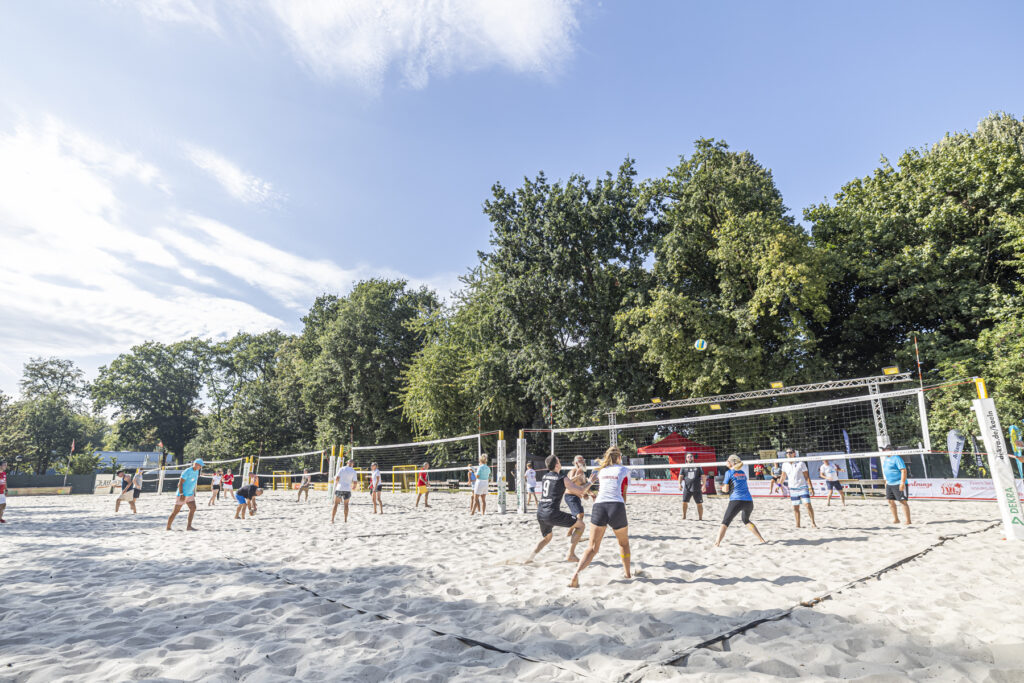 9 Teams spielen um den DTPS Cup bei hochsommerlichen Temperaturen (Copyright_ DTPS Industriefotografie Silvia Steinbach)
