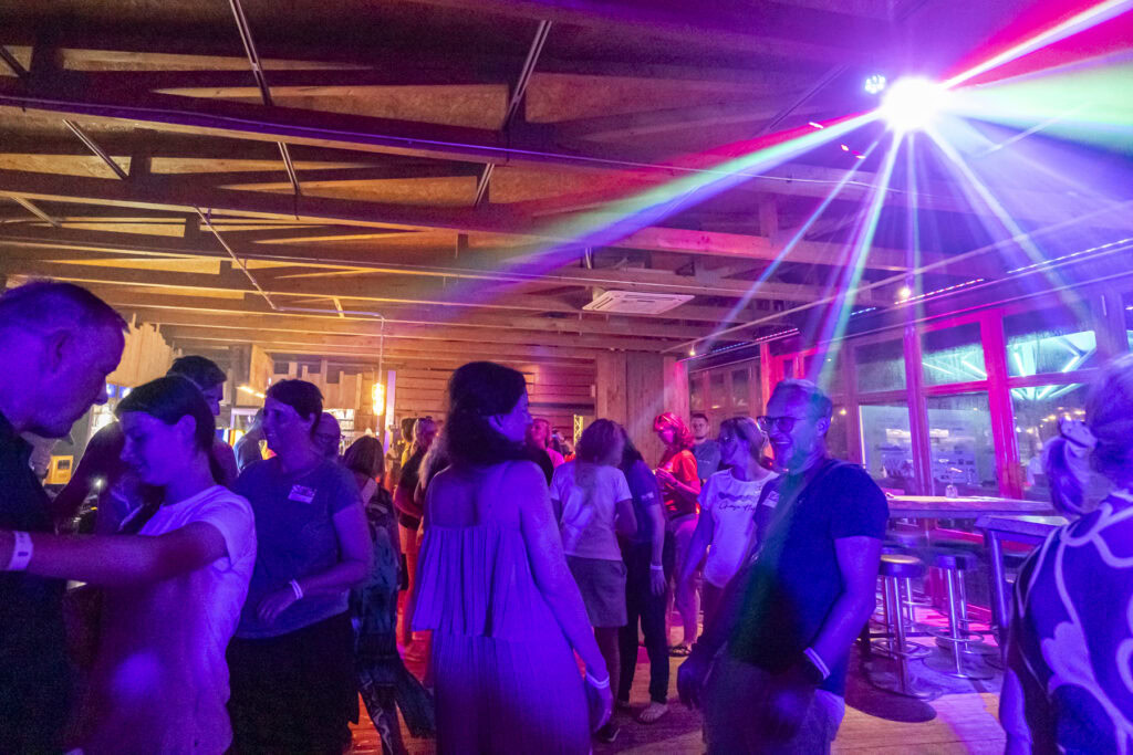Die Sommerlounge fand ihren Abschluss auf dem Dancefloor in bester Partystimmung (Copyright_ DTPS Industriefotografie Silvia Steinbach)